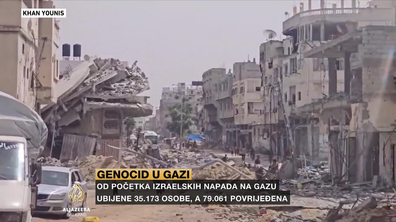 طاقم قناة الجزيرة من بين مئات الآلاف من الفلسطينيين الفارين من رفح