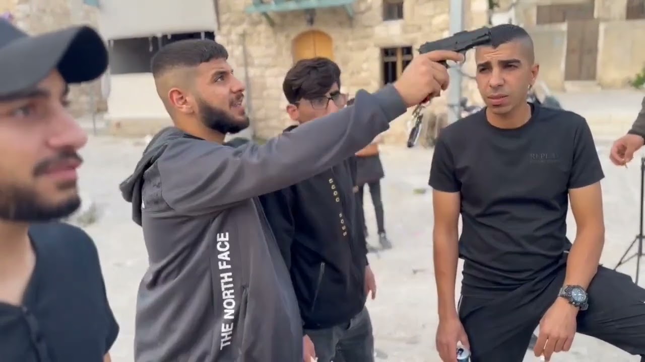 أثناء التجهيز والبدء في تصوير سلسلة حلقات وأفلام دوزنة