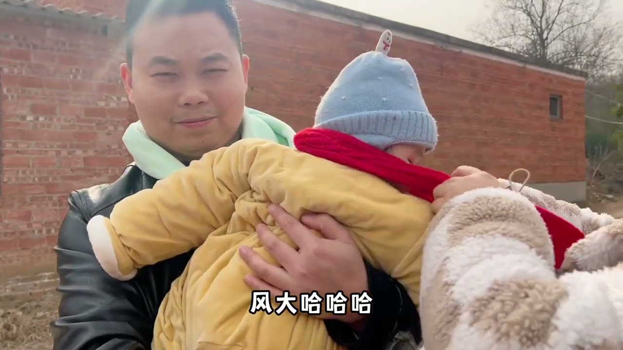 越南丈母娘第一次中国农村杀年猪，直接惊了：这猪咋养的，这么长？#越南媳妇 #丈母娘 #杀年猪 #三农 #2024抖音生活记忆