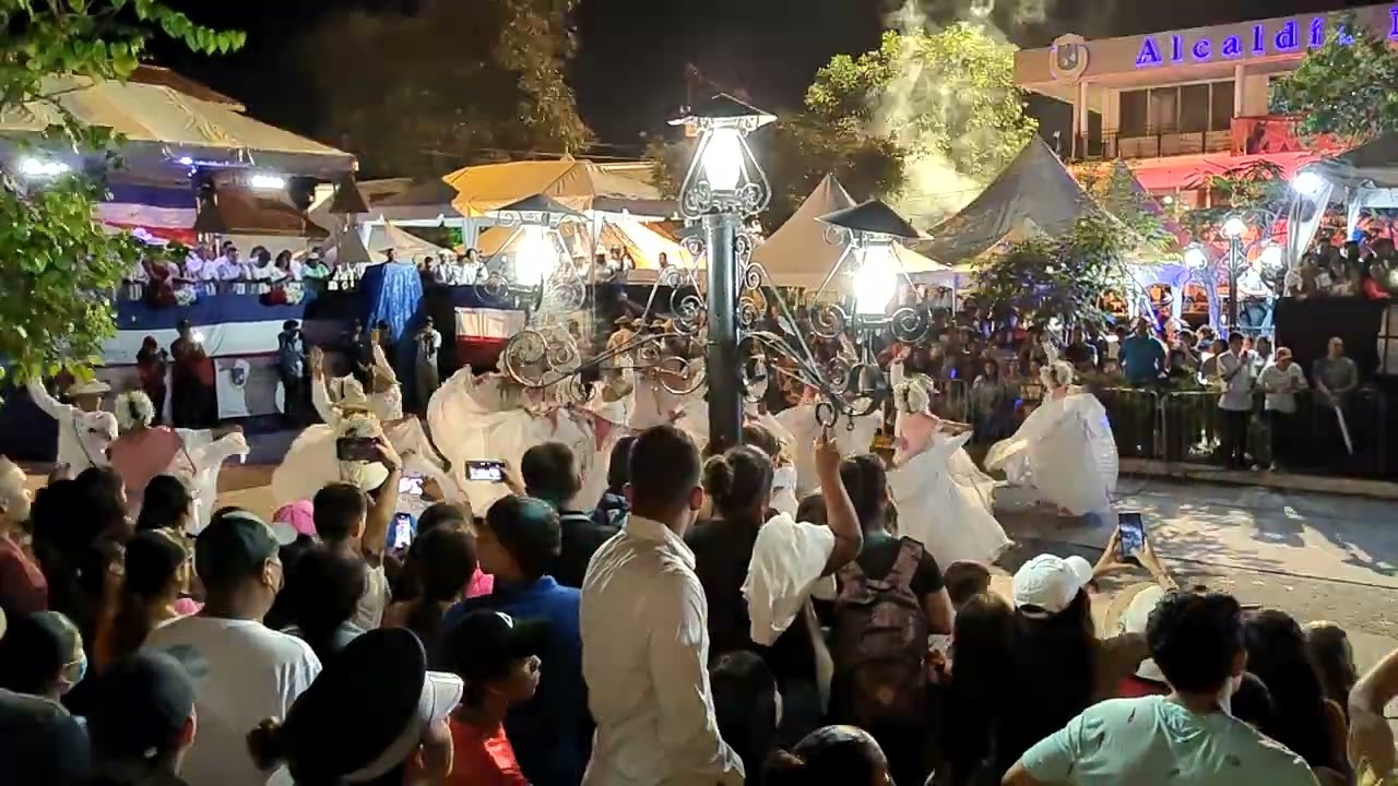 Banda de música del Colegio Monseñor Francisco Beckmann - Penonomé 6 de noviembre