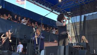 Hozier and Mavis Staples “Nina Cried Power” Live at Newport Folk Festival, July 28, 2019 Resimi