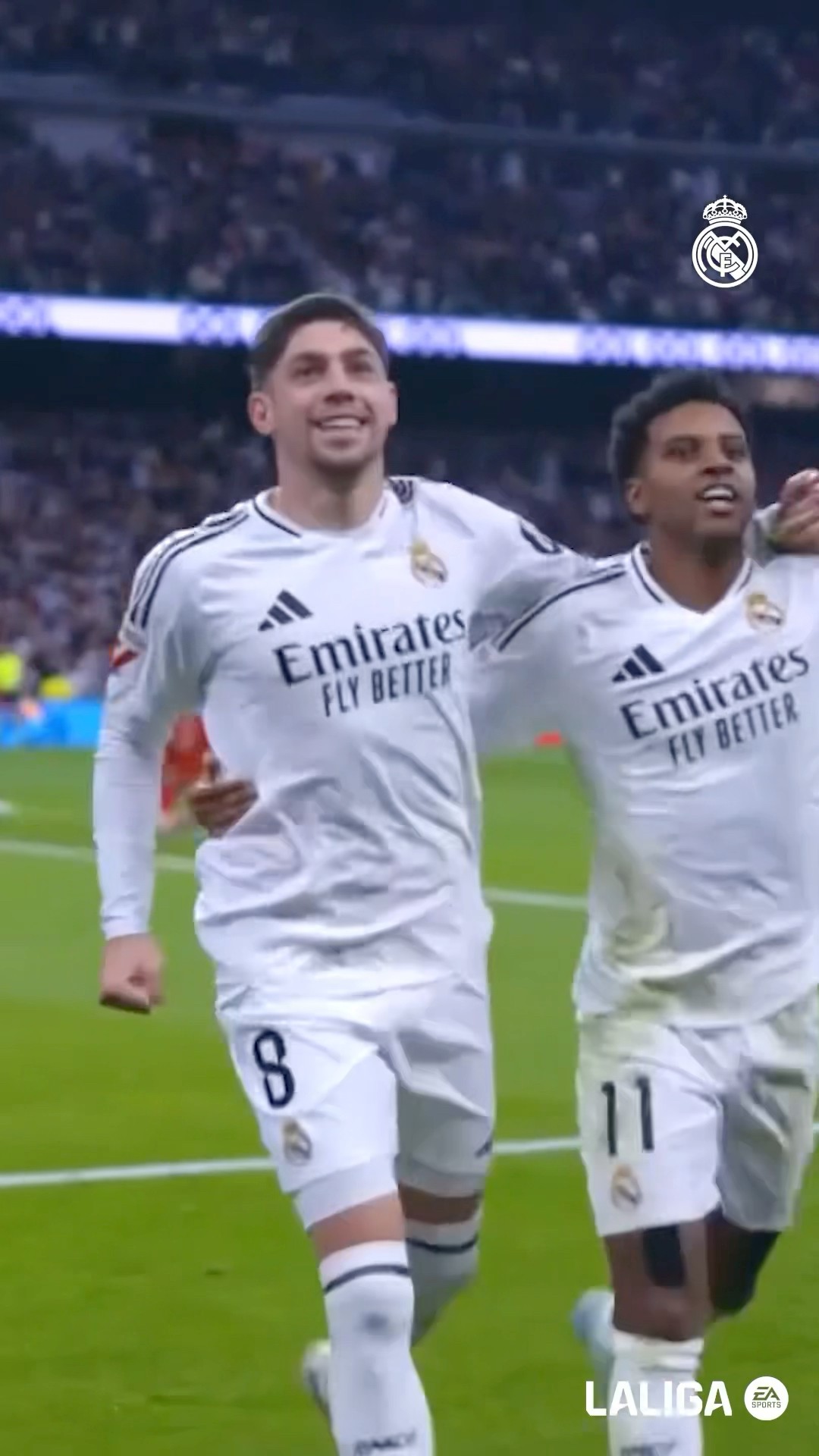 ✍️ Fede Valverde doesn't score normal goals, pass it on. #LaLigaHighlights #RealMadrid #Goals