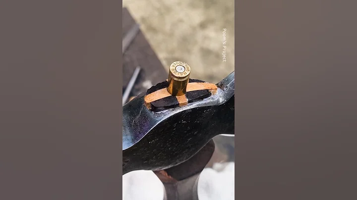 Art of axe handle installation: Cross wedge + 9mm shell casing #craftsmanship