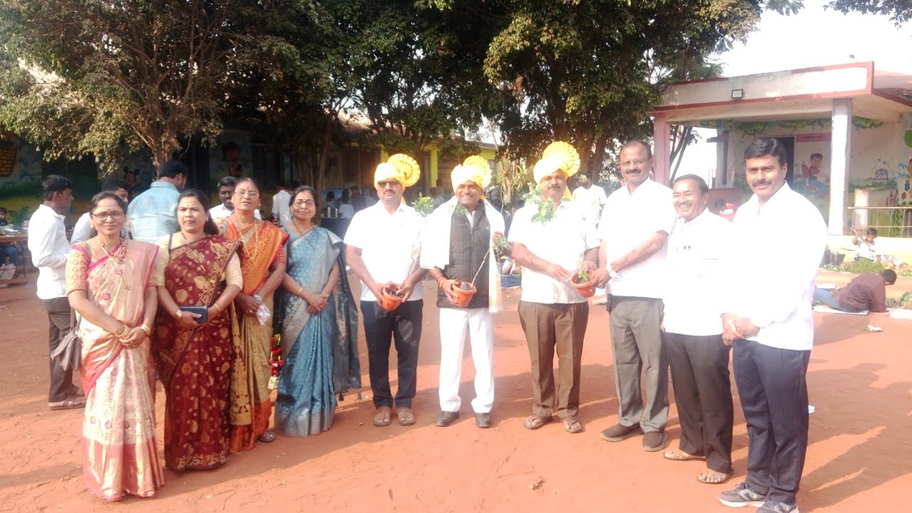 बाल आनंद मेळावा....भाजी मंडई व खाऊ गल्ली जिप प्राथमिक केंद्र काझड ता. इंदापूर जि. पुणे 