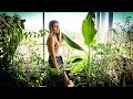 WHAT I EAT IN A DAY : OFF GRID GREENHOUSE TOUR