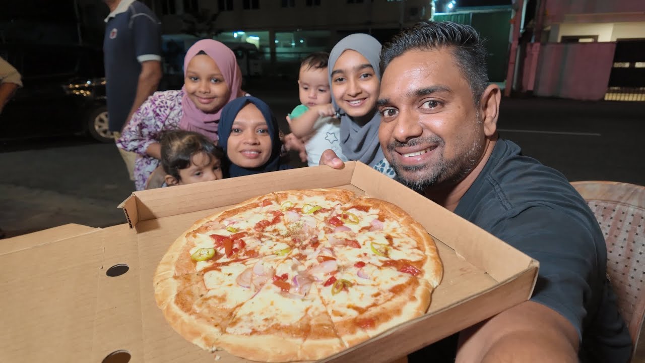 මේක ගත්තෙ ලොරියෙන් 🚚 | Sri Lankan Street Food Truck - sinhala vlog