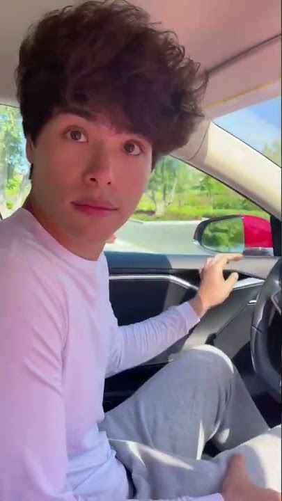 عند البنت غازات وما تكدر تمسك نفسها ورايحين للصيدليه يردون علاج يوكفه لاتنسىالاشتراك بالقناة🛎