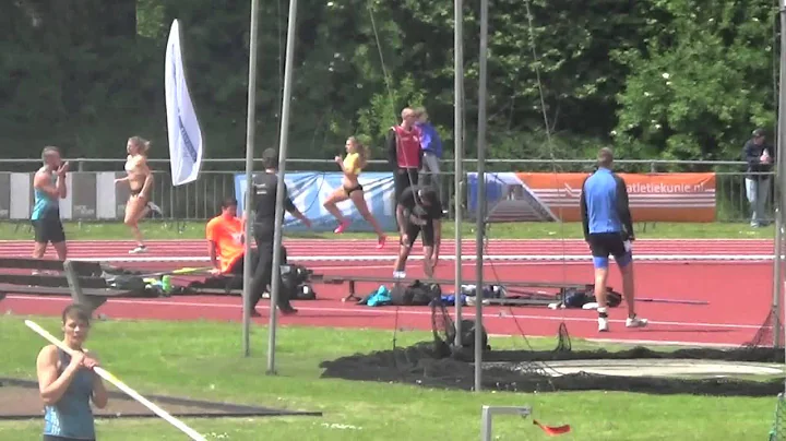 Laura de Witte  400 meter Trias Heiloo  Hoorn 2015...