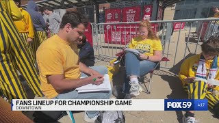 Michigan, Uconn fans line up ahead of championship game