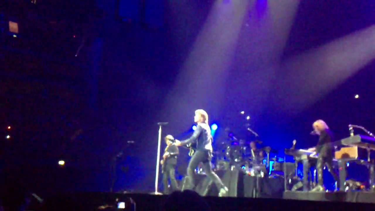 Bonjovi intro/last man standing o2 17.06.2010