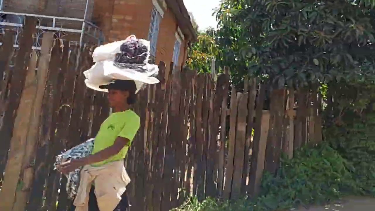 Ambohimena by Miarivola Mahazina to Zaodahy Antsenakely - Streets view of Antsirabe Madagascar