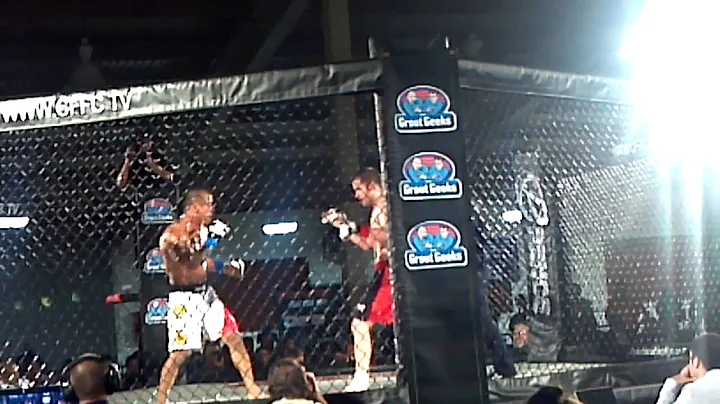 CFFC 18:  Bryan "Angry Elf " Lashomb round #2