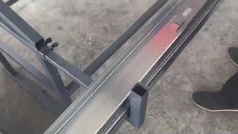 Manual width adjust high speed stud and track machine