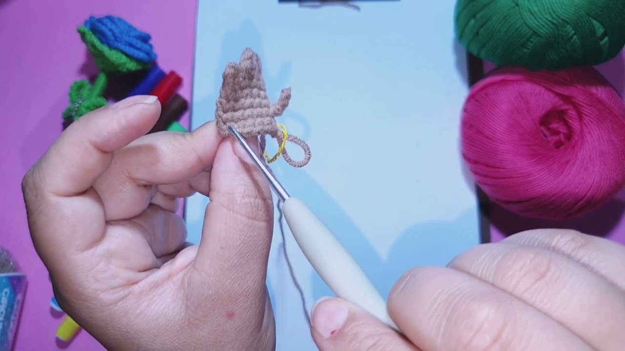 mão para bonecas amigurumi