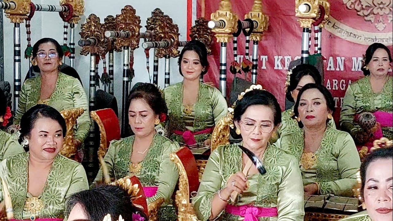Tabuh Gilak Sasak oleh Sekaa Gong Istri PNB