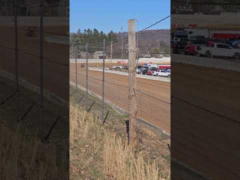 Bedford Speedway Sprint Car Practice