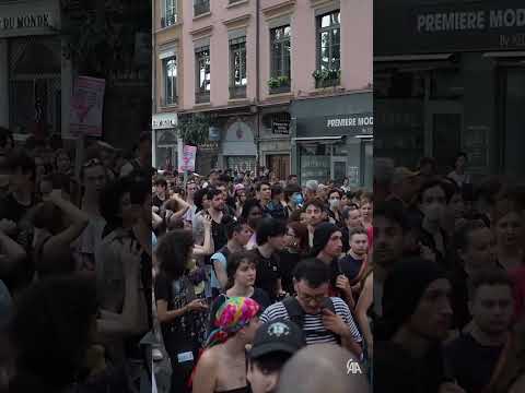 Протесты против Марин Ле Пен и ее партии