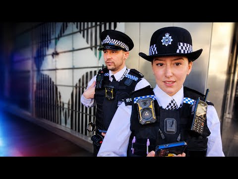 Pranking the UK POLICE 👮‍♀️ 🇬🇧