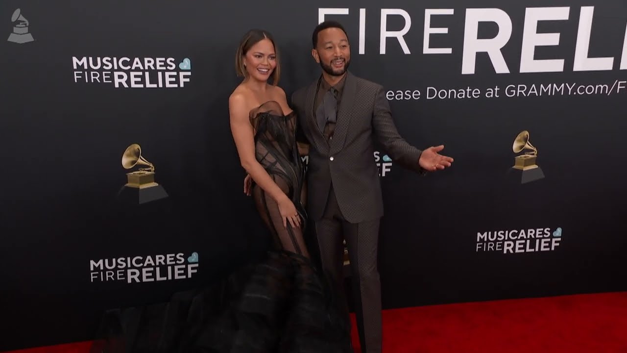 JOHN LEGEND & CHRISSY TEIGEN | Red Carpet Fashion Cam | 2025 GRAMMYs JOHN LEGEND & CHRISSY TEIGEN | Red Carpet Fashion Cam | 2025 GRAMMYs