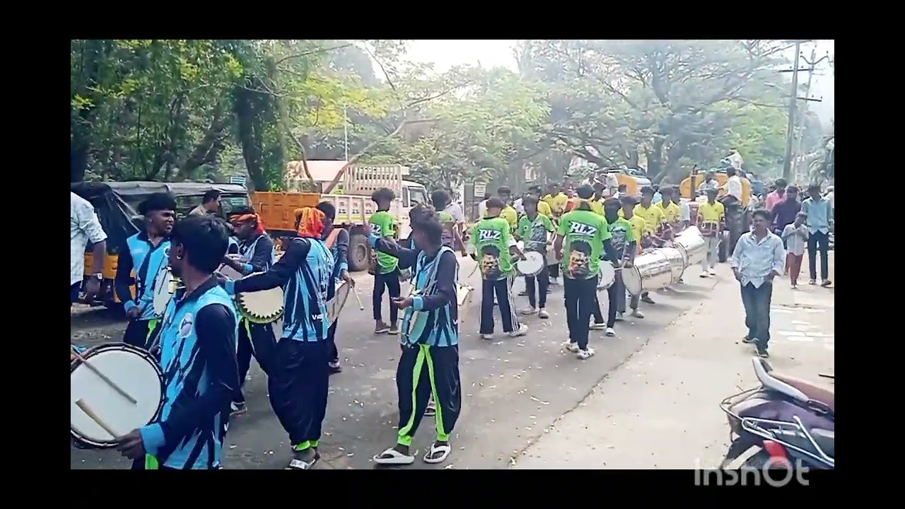 தென்காசி காசிமேஜர்புரம் குற்றாலநங்கை அம்பாள் கொடை விழாவுக்கு தீர்த்தம் எடுத்து வருதல்.