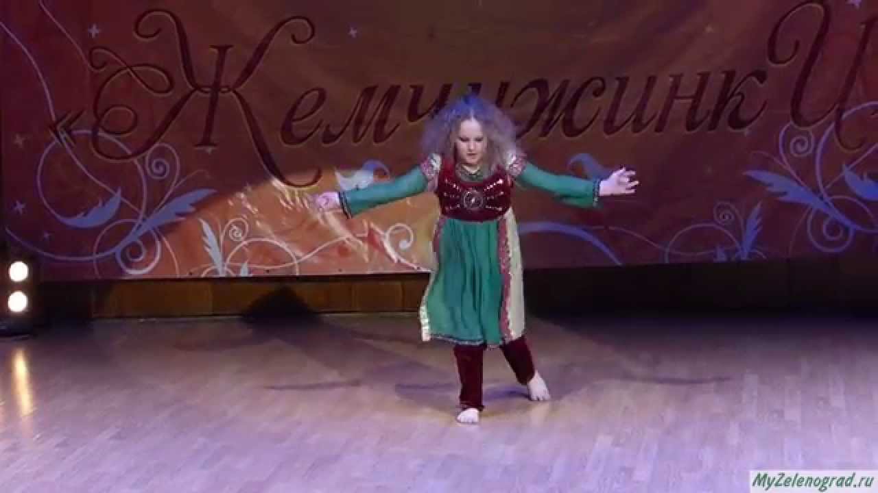 Танец "Бандари". Исполняет Дарья Лотухова ("Марлезонский балет") - YouTube