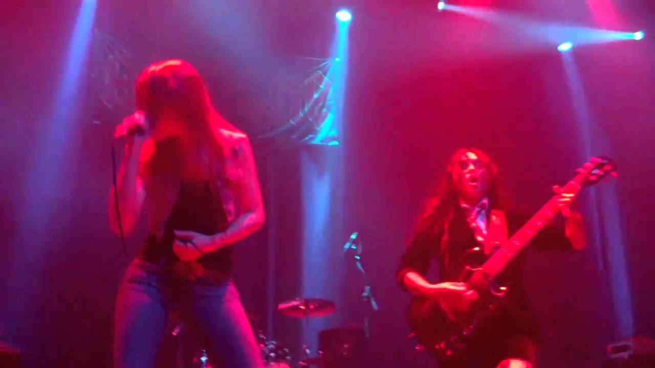 AC / DShe - Walk All Over You - YouTube
