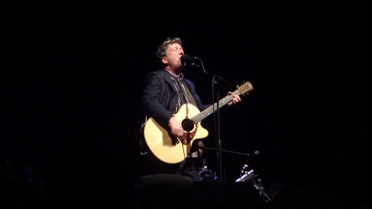 Glenn Tilbrook and Simon Hanson perform Vicky Verky