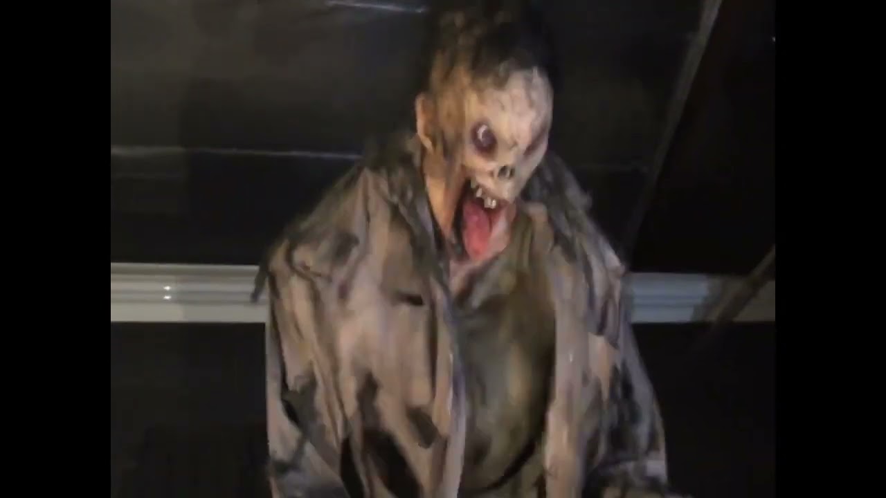 PoisonProps.com TDR623 TORSO DROP REACHER Haunted House Prop