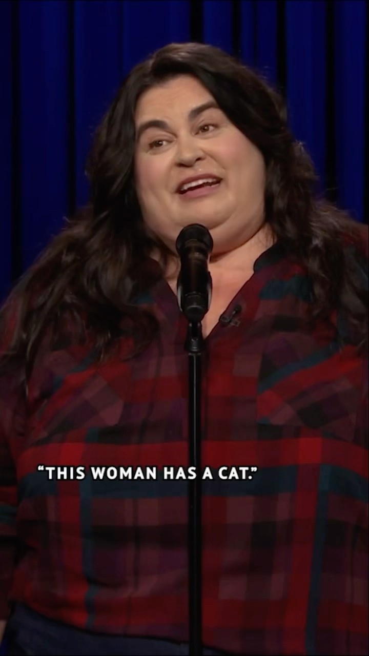 #DebraDiGiovanni is between cats right now ? #FallonTonight #StandUp
