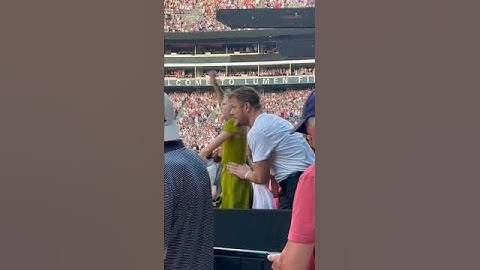 Dan Reynolds and his daughter Arrow at Taylor Swift concert