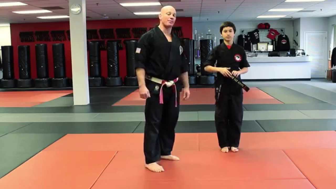 How to Tie a Belt - YouTube