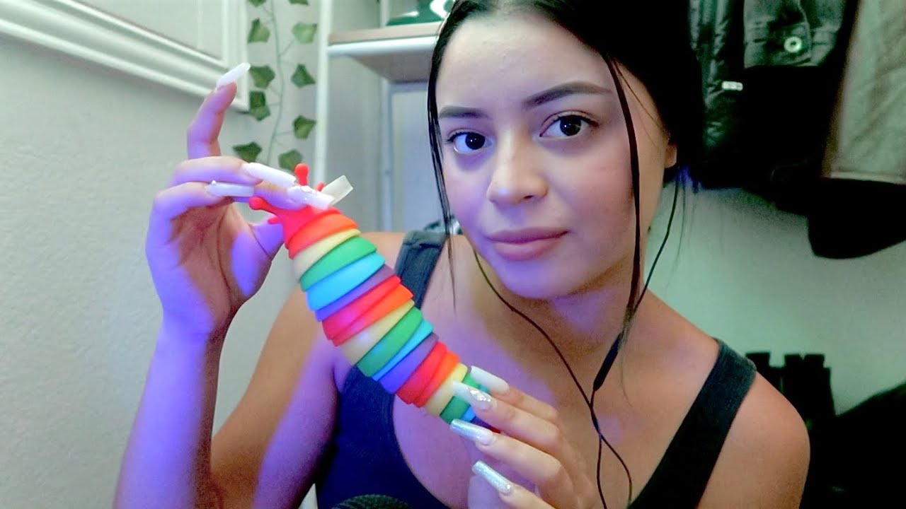 ASMR 💤 Rainbow Slug Fidget (Tapping, Scratching)