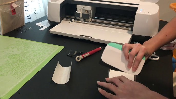 How To Cut Vinyl With A Cricut Machine: A Step By Step Guide – Practically  Functional