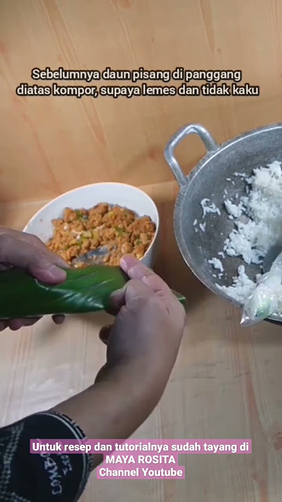 CARA MEMBUNGKUS LONTONG ISI DAUN PISANG