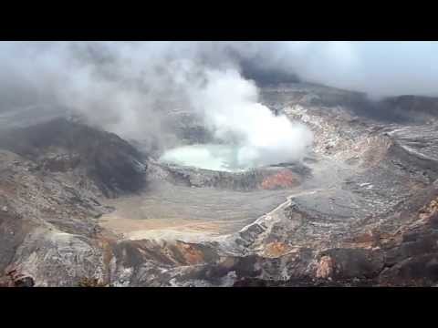 Коста Рика - вулкан Пуасо имеет самый большой кратер в мире. Коста Рика - уникальная страна.