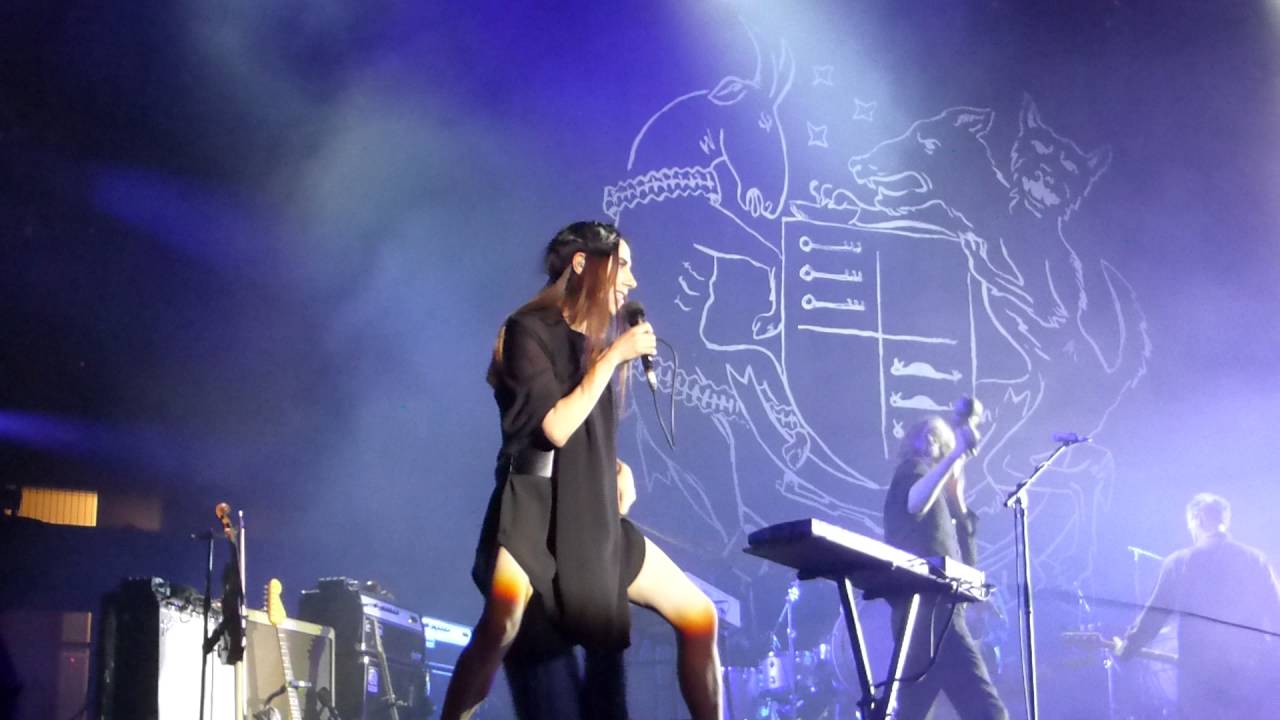 PJ Harvey - 50ft Queenie (live @ Release Athens Festival 2016)