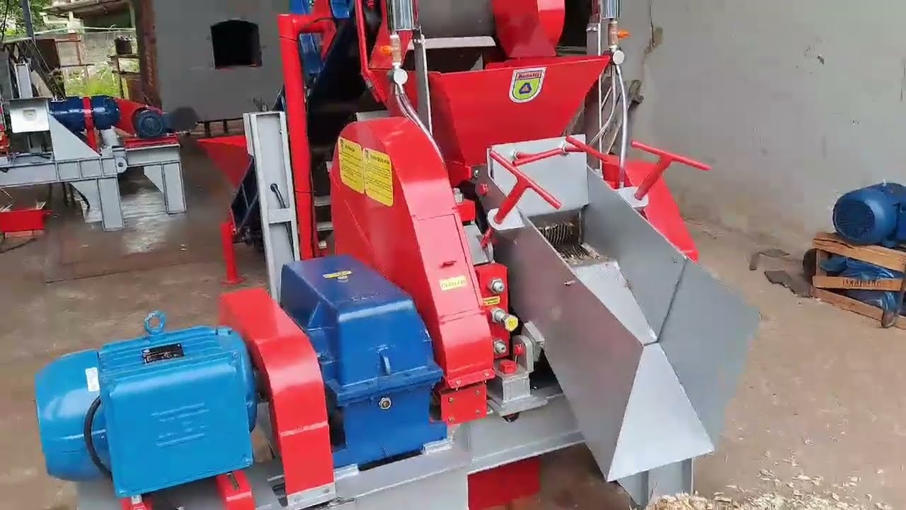 ENGENHO COM 4° ROLO E ESTEIRA DE ALIMENTAÇÃO PARA ENTRADA DA CANA PICADA.