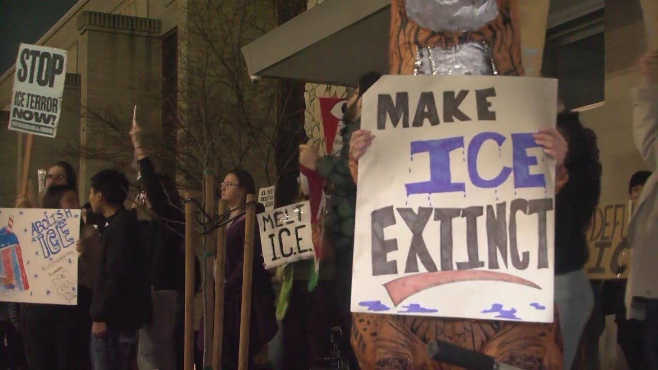 'As a U.S. citizen, I'm scared,' say ICE protestors in Downtown Fresno