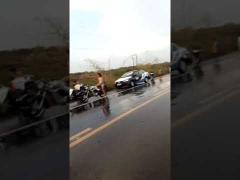 Van com pacientes fica destruída após acidente na BR-222 entre Vitória do Mearim e Arari