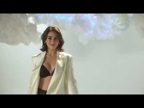 OYUNCU ESRA BİLGİÇ LOVE CLOUD DENEYİMİNİ PAYLAŞIYOR - VICTORIA’S SECRET YENİ REKLAM FİLMİ