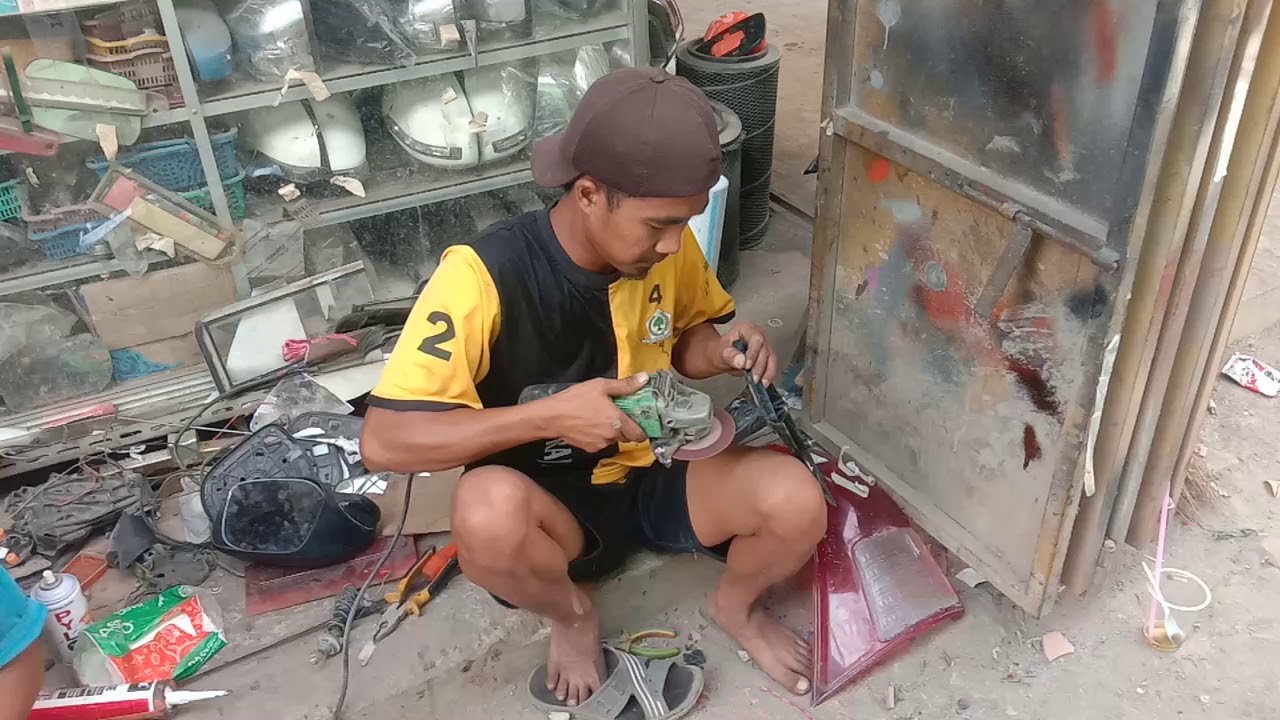 Cara servis spion mobil patah