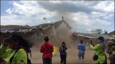 Puting Beliung di Alun-alun Jepara