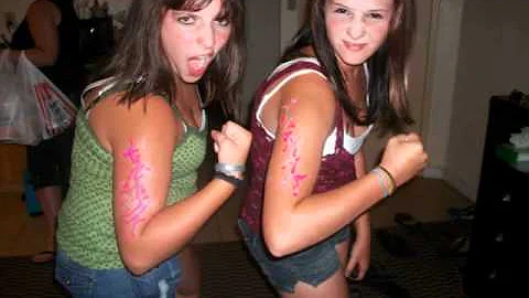 Alyssa and Jenna Besties
