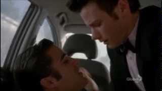 Glee 4x14   Klaine kiss in car