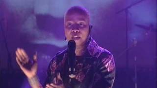 Video thumbnail of "Angelique Kidjo - Atcha Houn - unplugged"