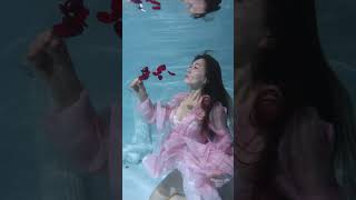 榎並枝遼 水の中でワインを飲もう