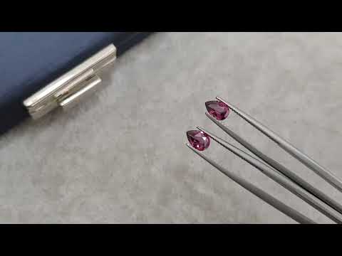 Pair of Burmese red pear-cut spinels 1.30 ct Video  № 2