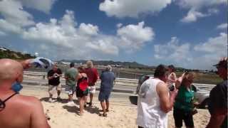 SXM Underbelly Approach of Copa CM-134 Boeing 737-700 from Panama - 28/02/2012 @ 1:00pm