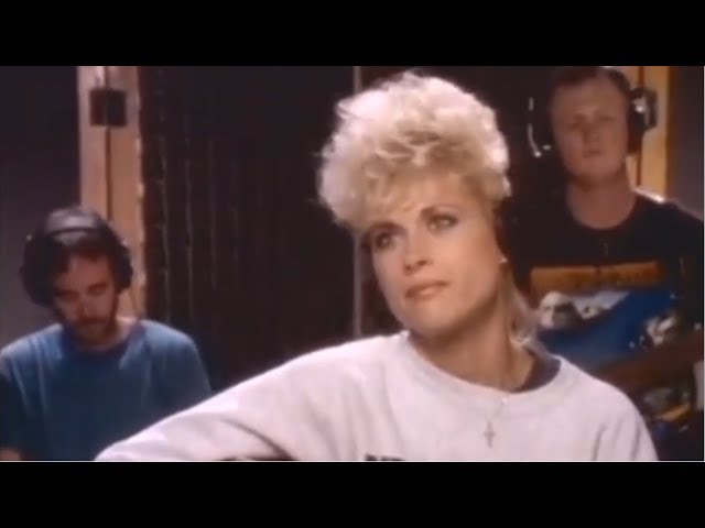 Lorrie Morgan - Out Of Your Shoes