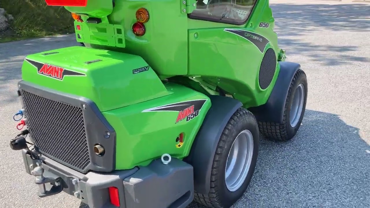 Kompaktlastare Avant 650i 4X4 med antislip